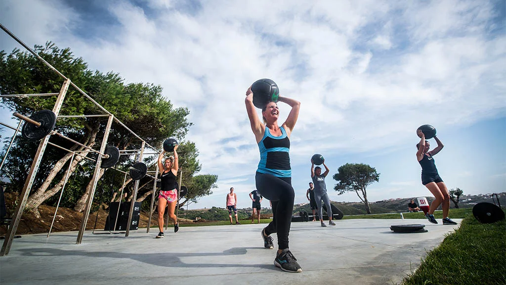 Neue Freundschaften und soziale Kontakte knüpfen – Alleine Reisen: Wertvolle Tipps für Erstlinge