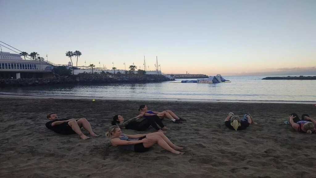 Was wird in einem Urlaubs Camp trainiert? – Hast du schon mal von Urlaubs Bootcamps gehört? Wir erklären dir, was Bootcamps sind und warum ein Training im Urlaubs Bootcamp genau das Richtige für dich ist!